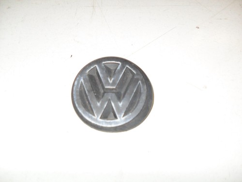 Golf cabrio emblem - vw,